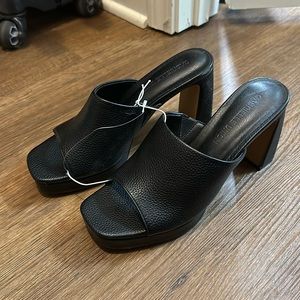 NWOT Gabrielle Union black heels